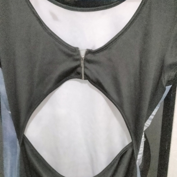 💙Open back dress - Picture 2 of 4